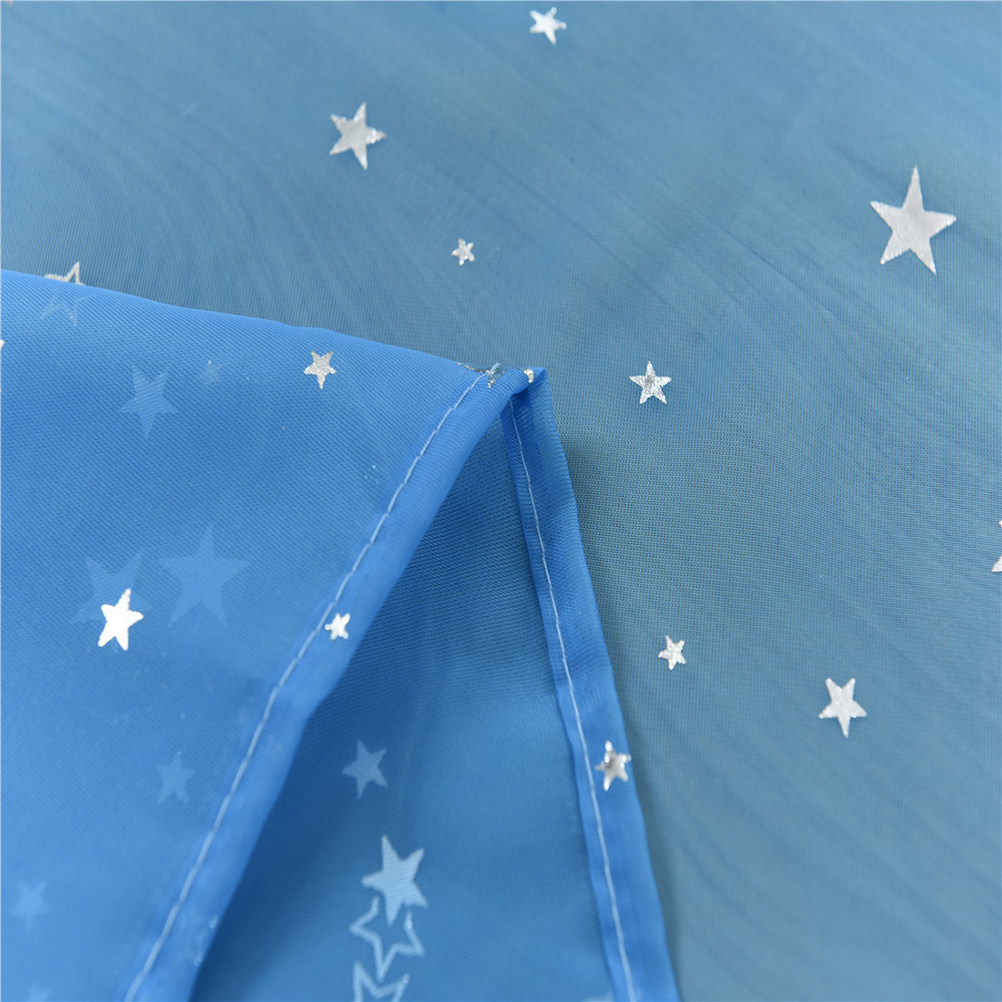 ヴォイル素材のシアーなカーテン。銀色の箔で星の模様が施され、 - Curtain Sheer Voile のレビューと価格