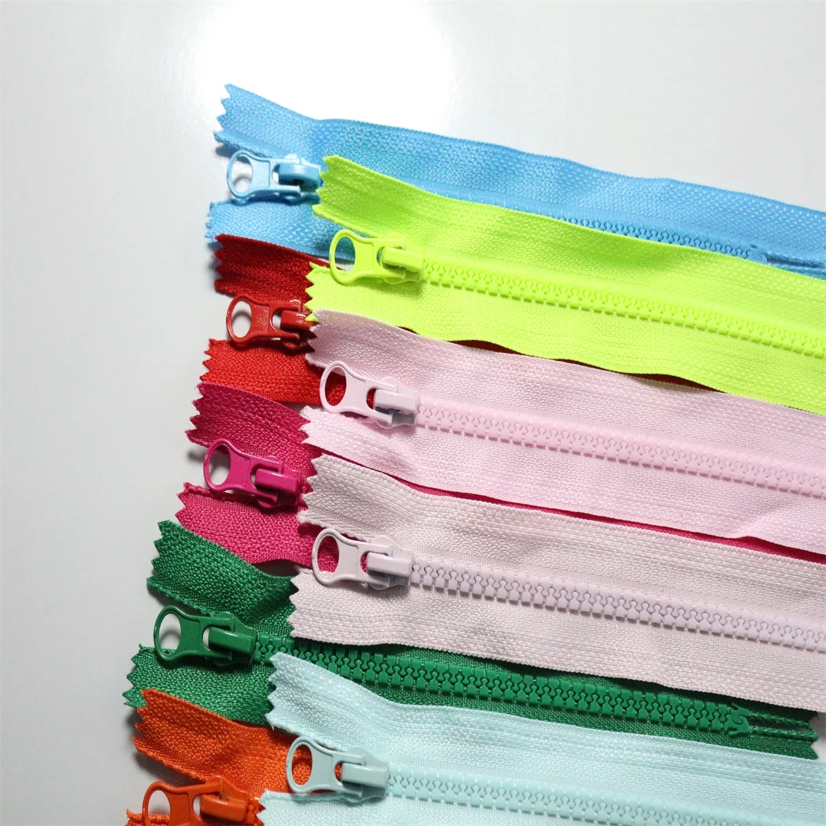レジンクローズテールポケットショートジッパーバッグ、複数の色 - Home Textiles Manufacturer のレビューと価格